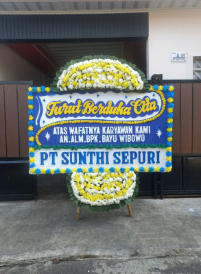 Papan Bunga Duka di Kampung Lapai